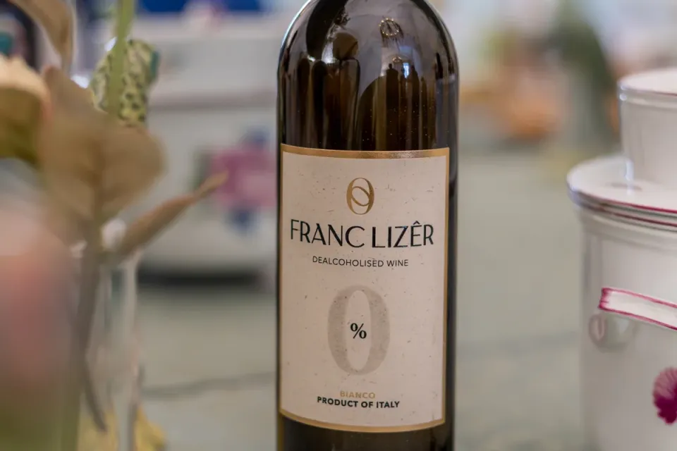 Vinuri fără alcool: trend, cultură și viitorul unei categorii în expansiune